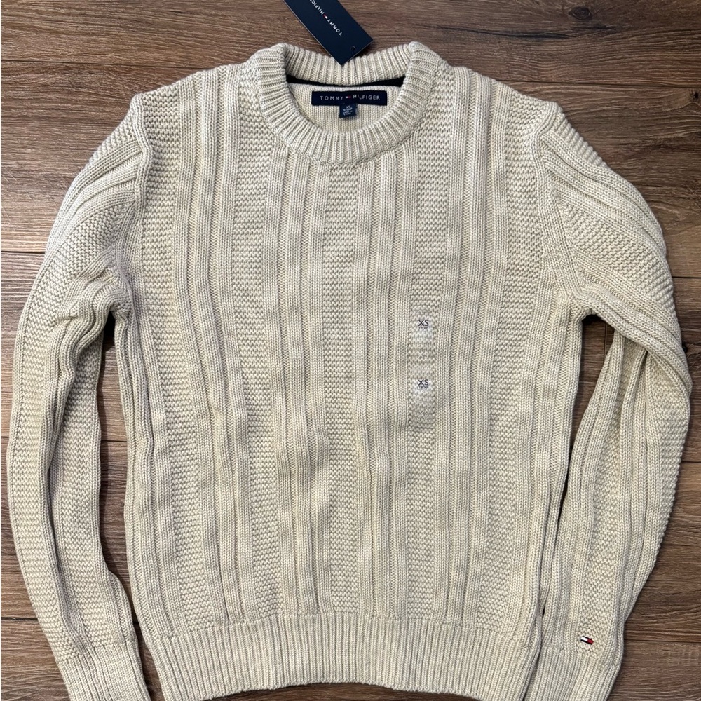 Tommy Hilfiger Knit Sweater w/Tag XS men’s will fit woman’s S/M